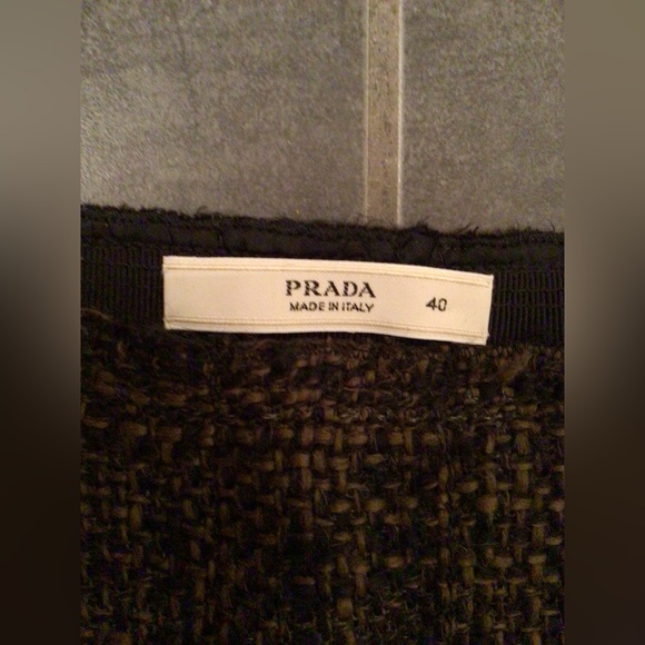 Classic PRADA brown-black tweed knee skirt
Size IT 40 - Picture 3 of 6